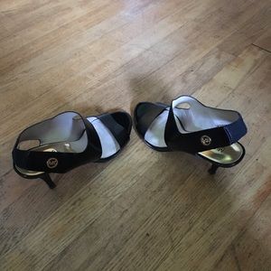 Michael Kors size 7 heel